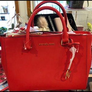 Carter’s Michael koRs